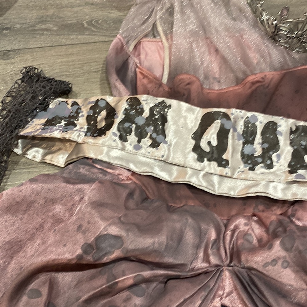 Prom Queen Zombie - Picture 3 of 4